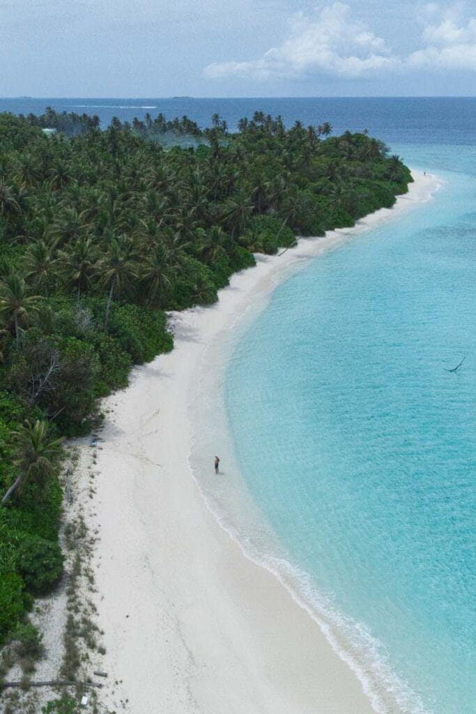 Feridhoo Long Beach featuring natural beauty, white sand, and clear waters.
