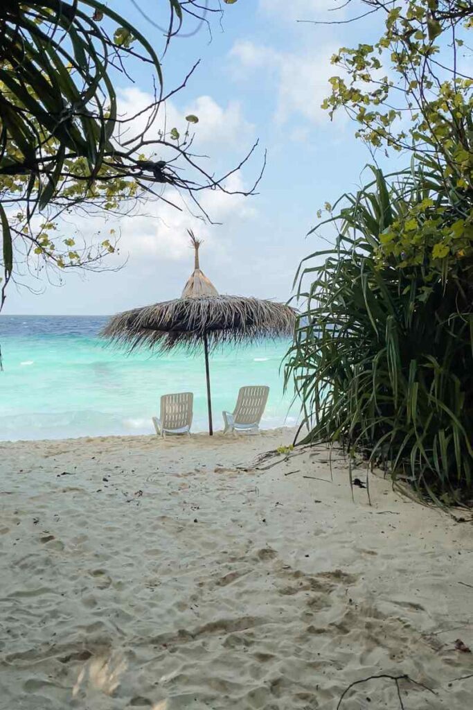 Sunbed on Ukulhas Beach