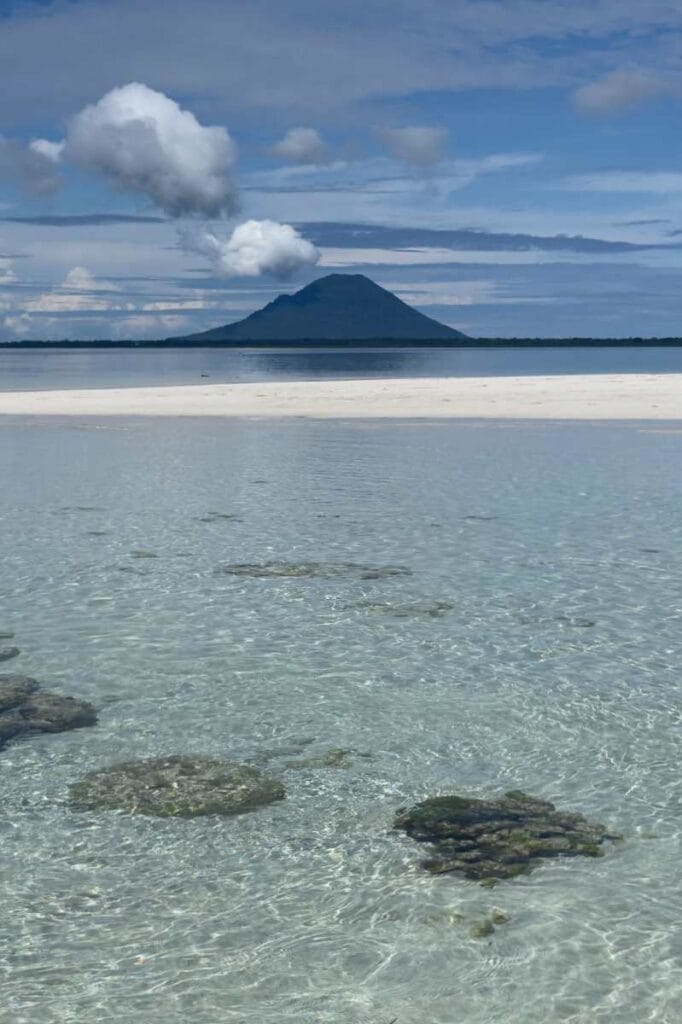 Nain Island travel guide