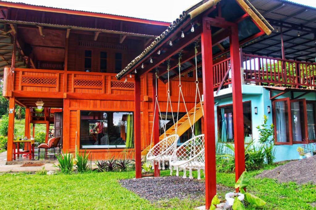 Villa Lokon Tomohon surrounded by tropical garden